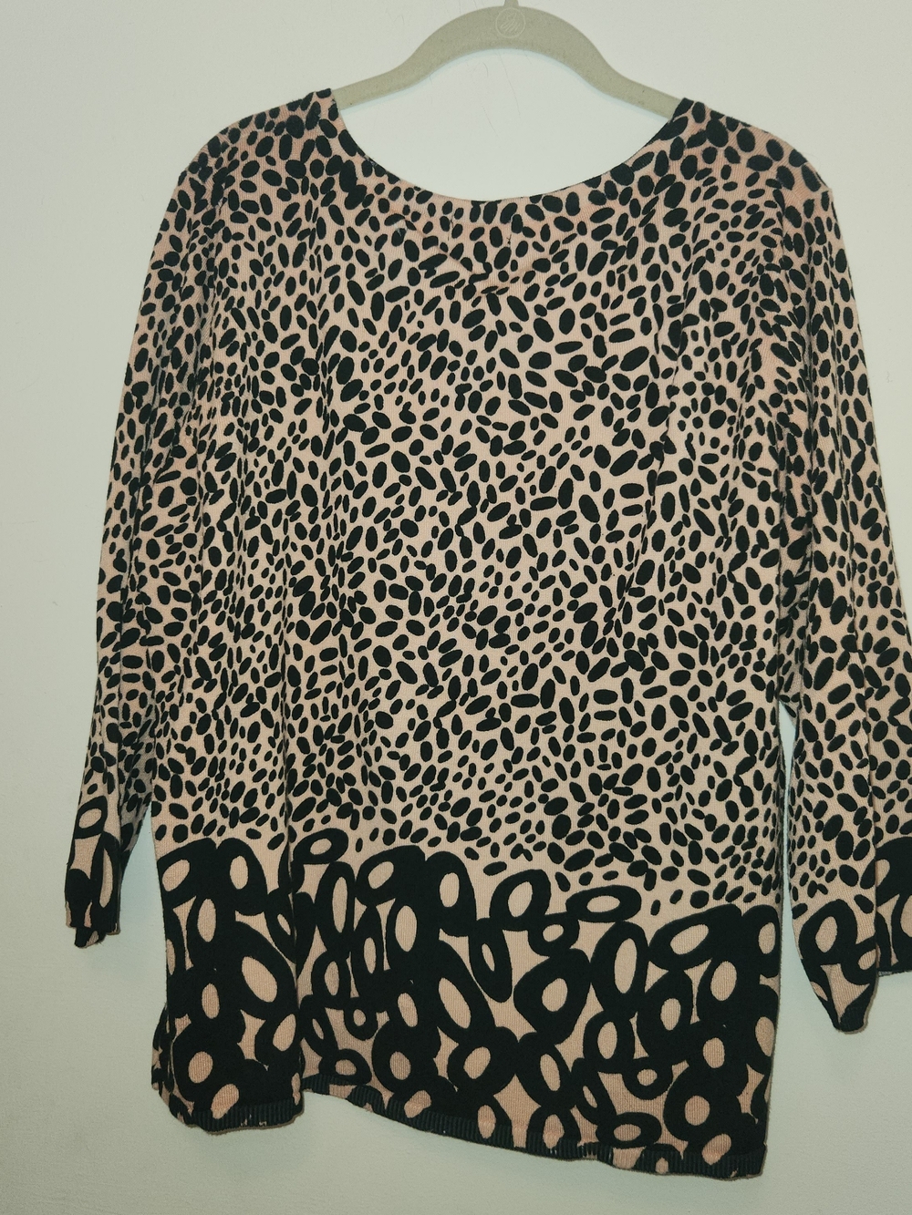 Joseph A Tan and Black Abstract-Spot Long Sleeve Top L